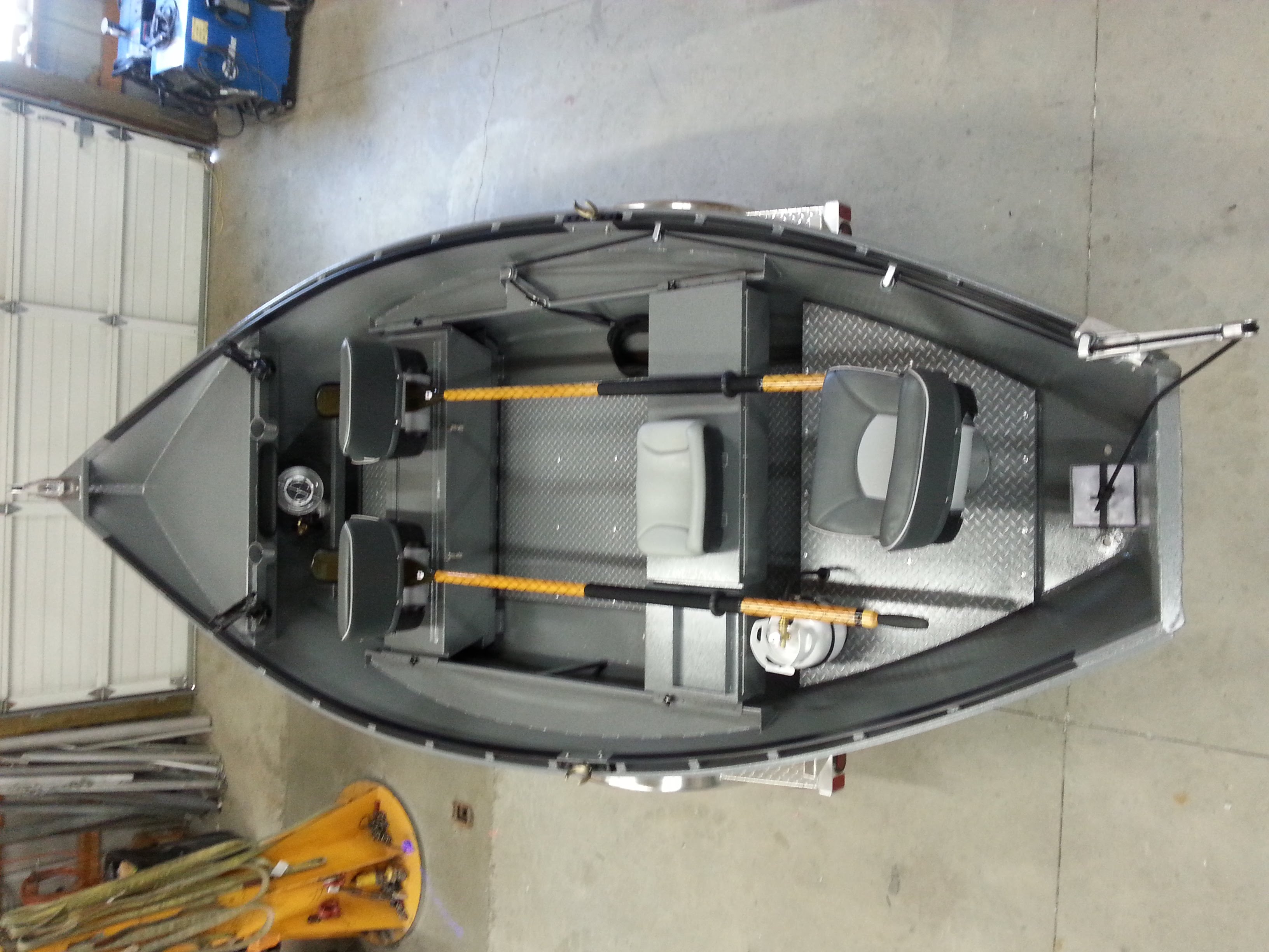 16' Deluxe Guide Drifter - River Wolf Aluminum Boats Inc.
